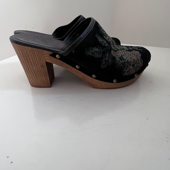 PENELOPE CHILVERS Black Suede Floral Print Mules Sz 38 - Picture 6 of 13